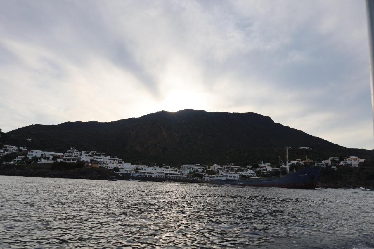 Art B&B Panarea Bagian luar foto
