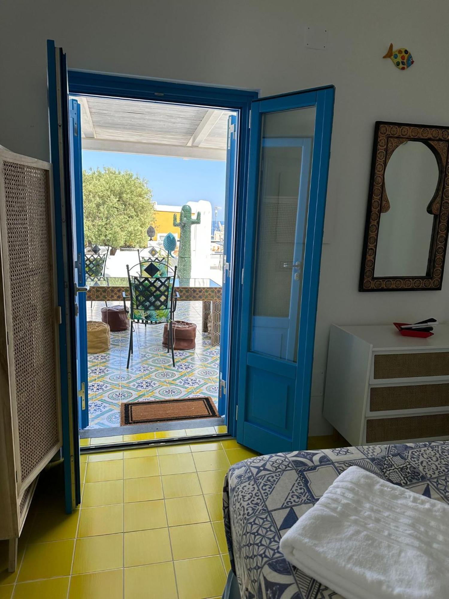 Art B&B Panarea Bagian luar foto